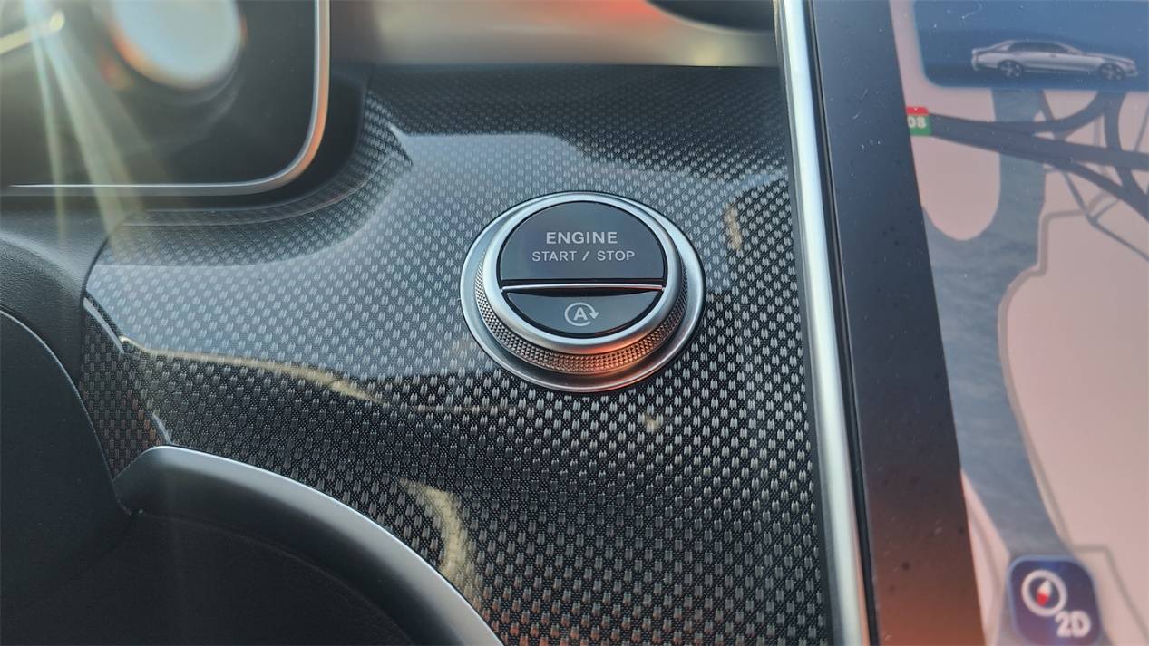 獨(dú)立試駕奔馳C級(jí):閃耀的三叉星,還依然璀璨么?