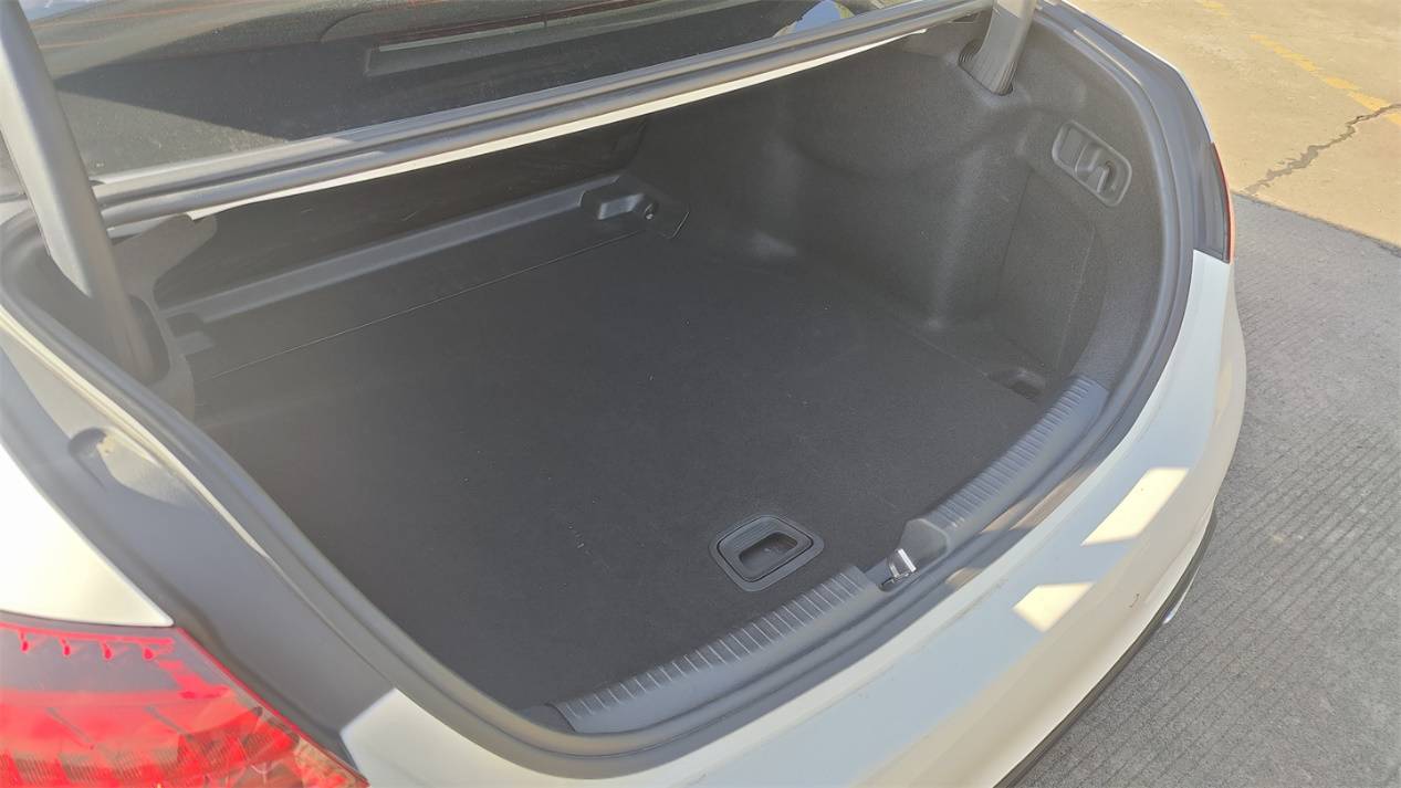 獨(dú)立試駕奔馳C級(jí):閃耀的三叉星,還依然璀璨么?