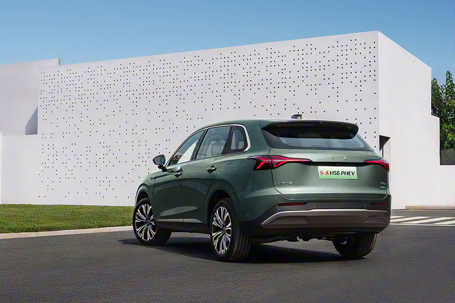 配備中控臺雙聯屏/車載冰箱等 紅旗HS6 PHEV內飾亮相