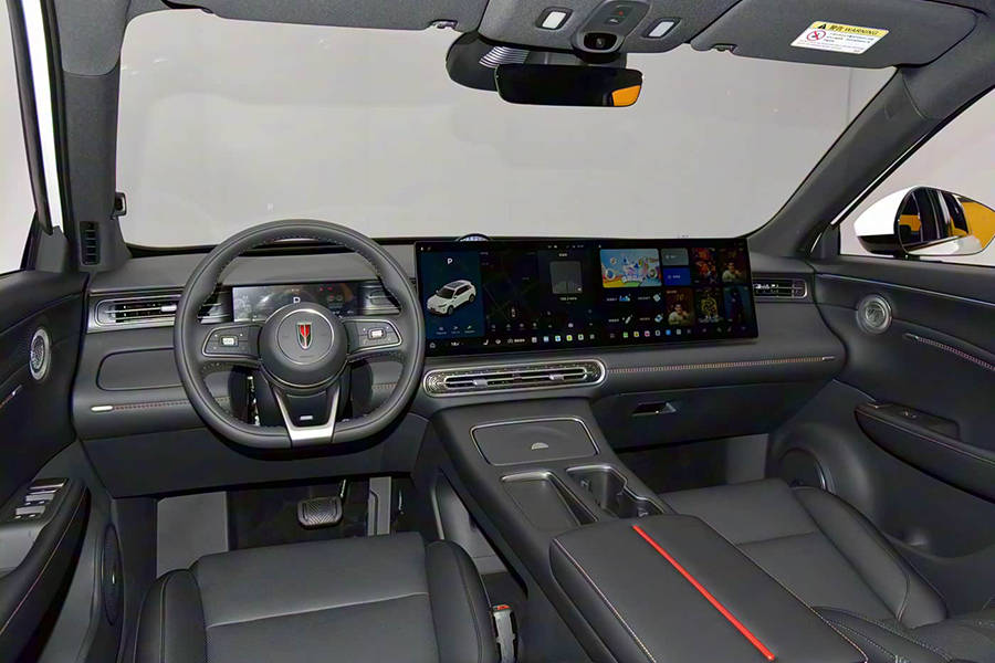 配備中控臺雙聯屏/車載冰箱等 紅旗HS6 PHEV內飾亮相