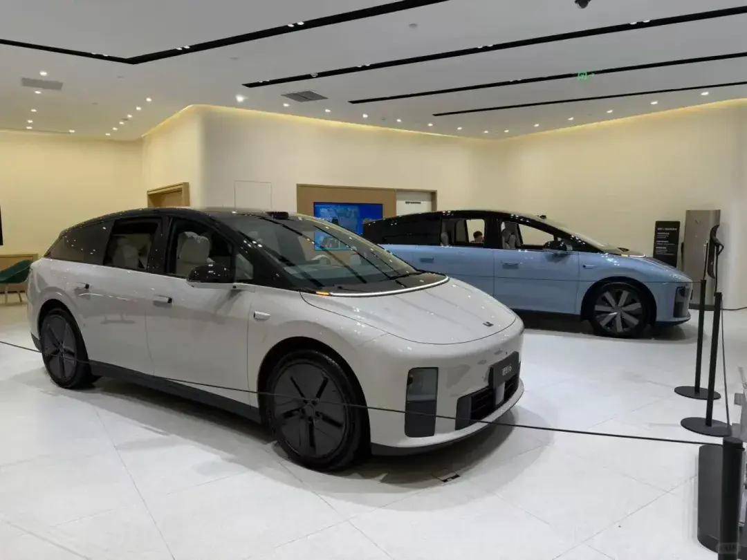 國內(nèi)造車新勢力9月銷量出爐!零跑超6.6萬輛居首,小米、小鵬均超4萬輛,鴻蒙智行表現(xiàn)強勢……