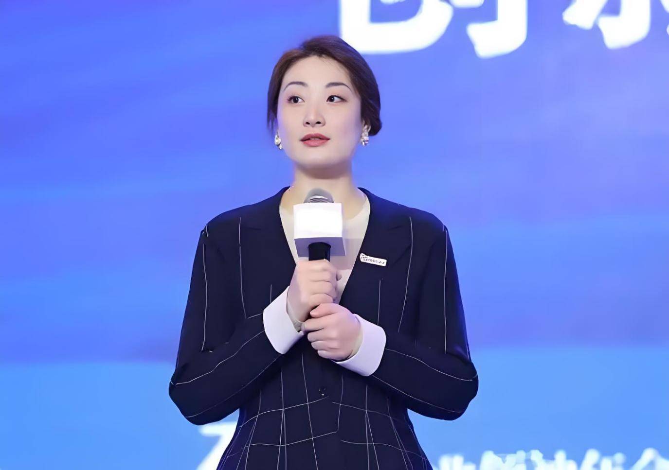 宗馥莉離場,娃哈哈加速造車?