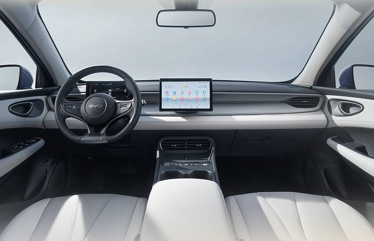 售7.98萬元,2026款比亞迪海豹05 DM-i上市!純電續航升至128km