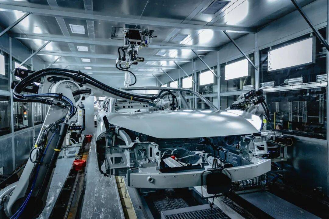 混動轎車里的“革命派”,領克10 EM-P靠價值平權火爆出圈