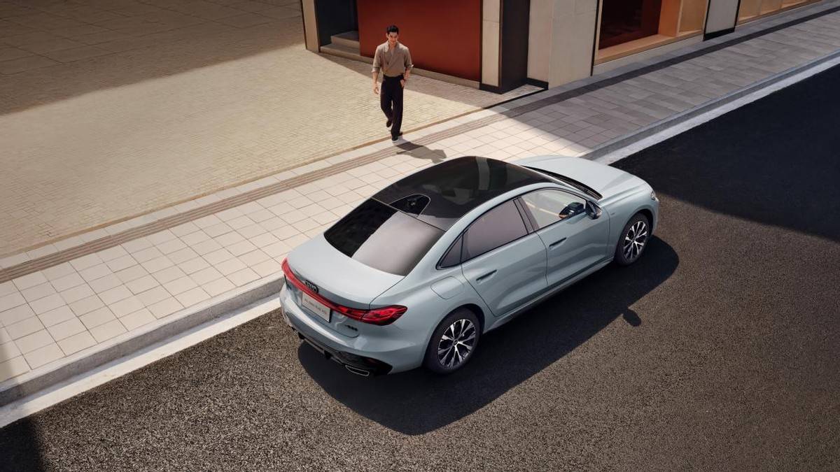 燃油車不行了?20多萬的豪華品牌中型車,一天銷量就過千了