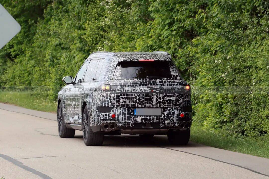 再見“天地門”?下一代寶馬X5或?qū)⒎艞壏煮w式尾門