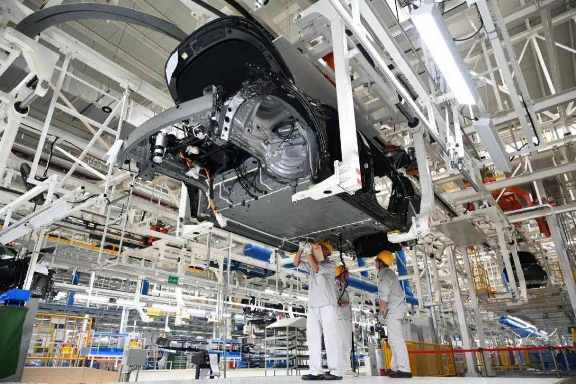 人民日報點贊背后:嵐圖用自主創新打造國產新能源高質量標桿樣本