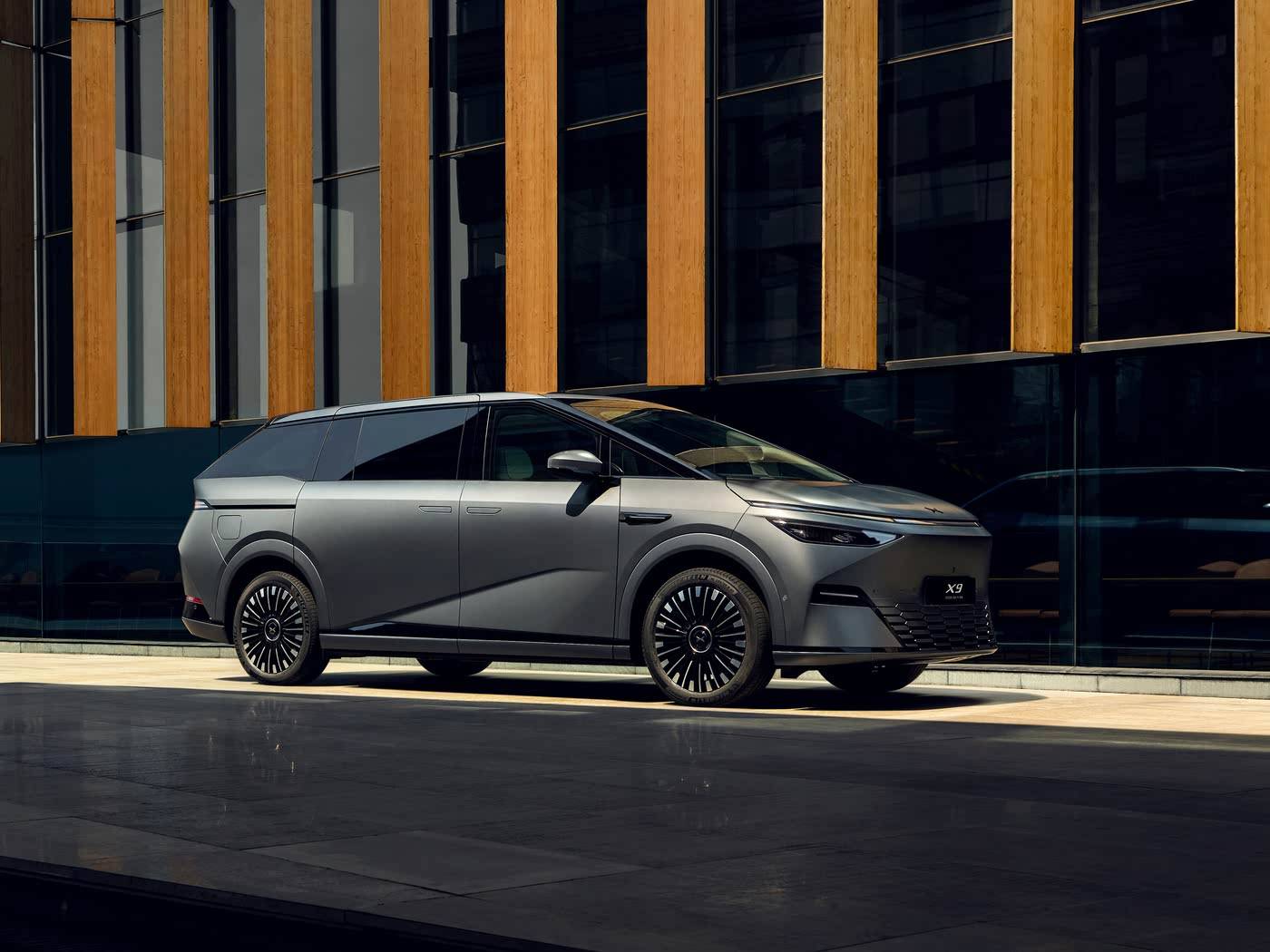 小鵬X9增程版內飾亮相!配備全新方向盤,預計在四季度內上市