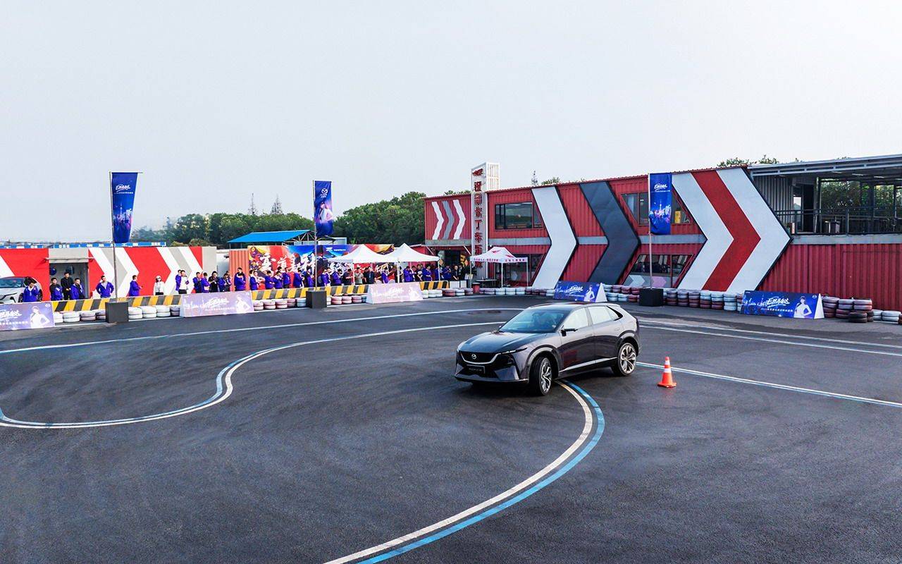 權(quán)威獎(jiǎng)項(xiàng)背書王心凌代言 長安馬自達(dá)EZ-6官降11.98萬起