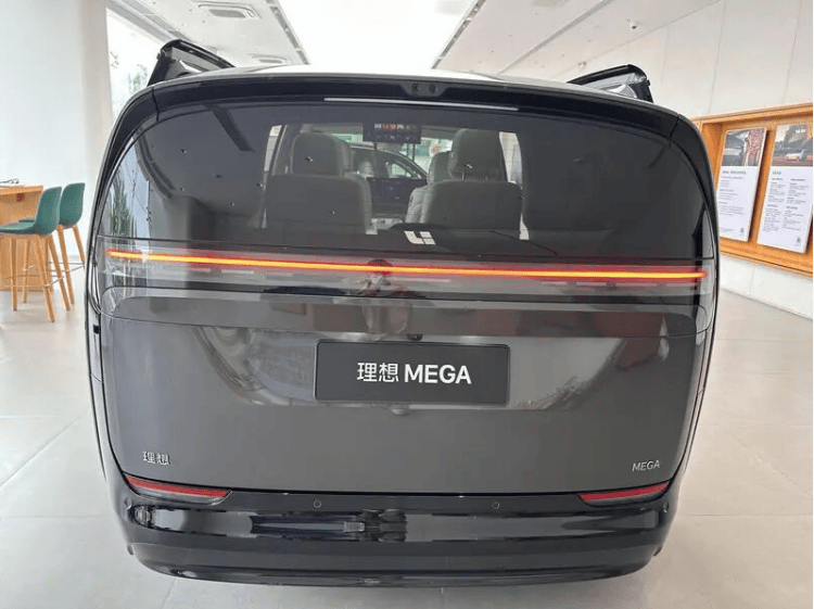 理想汽車從不做虧本買賣,召回砸的20億買完信任還要買未來