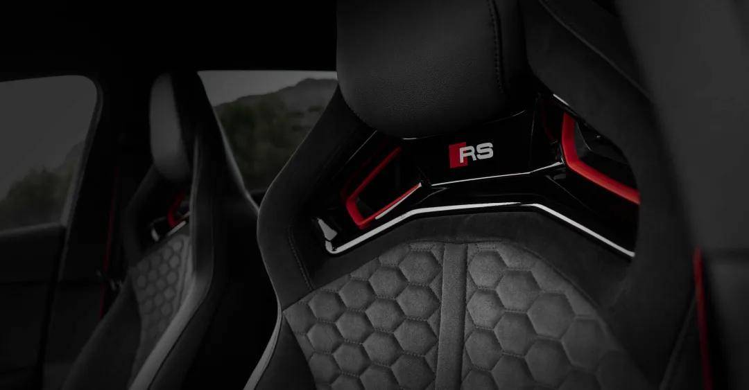 重回“燃”情歲月!寶馬M3旅行版對比奧迪RS4 Avant