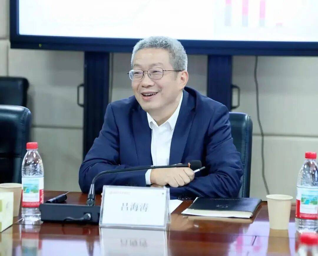 神龍汽車宣布推出全新自主新能源汽車品牌“HEDMOS示界”,5月,示界06正式發布上市,官方指導價12.58萬元