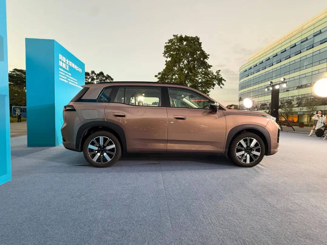 限時(shí)10.48萬(wàn)元起,AION i60上市:星源增程+寬敞大五座