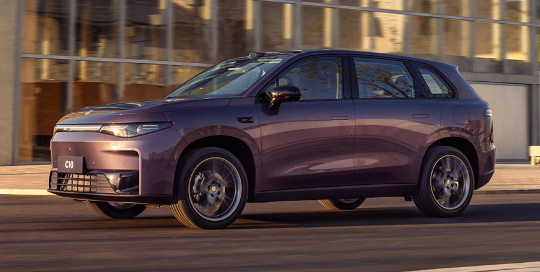 純電SUV賣爆了?10月銷量榜出爐 9款銷量過萬 特斯拉Model Y丟冠