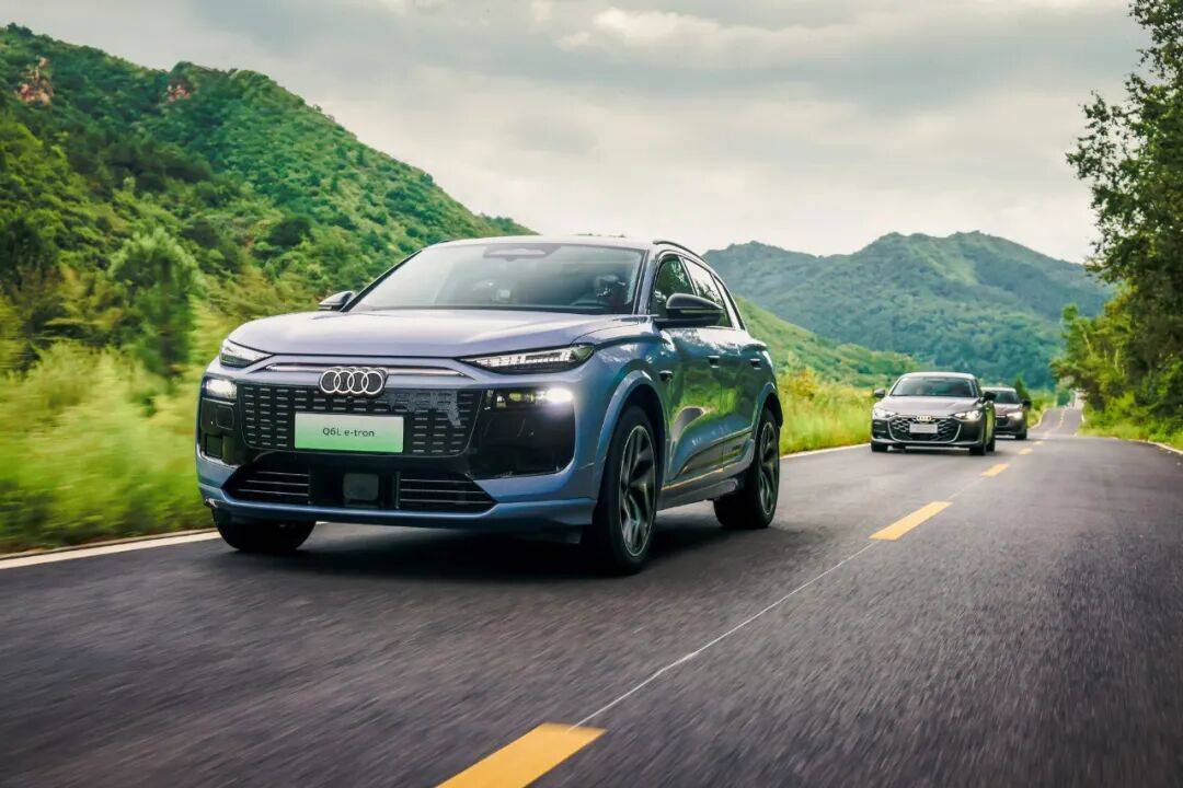 拒絕快消品邏輯!奧迪Q7用硬核實(shí)力,書(shū)寫(xiě)116年造車(chē)專(zhuān)家答卷