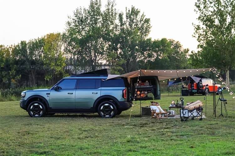 在廣州車展看福特破局,智趣烈馬與新蒙迪歐齊發(fā),打造成了一個充滿趣味的“戶外主題樂園”