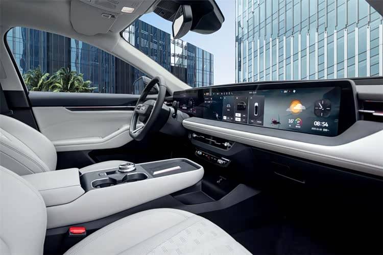 在廣州車展看福特破局,智趣烈馬與新蒙迪歐齊發(fā),打造成了一個充滿趣味的“戶外主題樂園”