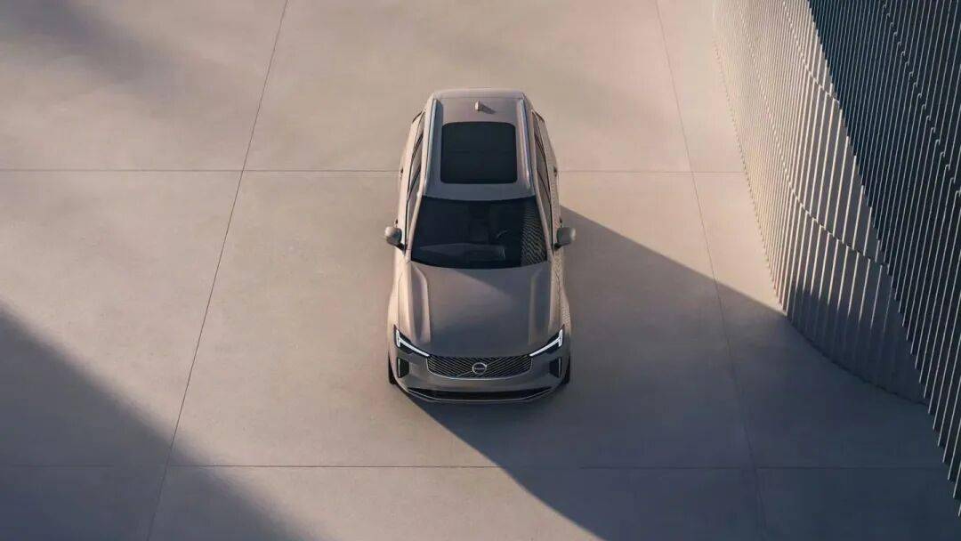 2026款全新XC90上市,44.99萬元起!新款沃爾沃XC90 B5/B6車型提供B5/B6輕混與T8插混兩種版本可選