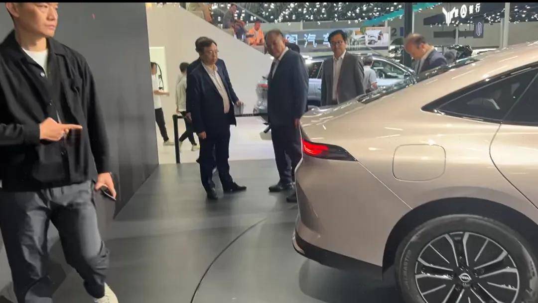 看了東風(fēng)日產(chǎn)N6 王傳福表情都凝重了