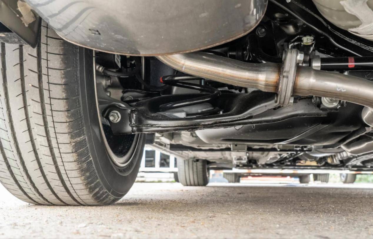 2026款天籟怎么樣?鴻蒙座艙和天籟油車匹配嗎?大沙發(fā)也有缺點?