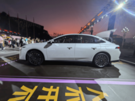 新車東風日產N6正式上市,新車共推出5款車型,限時權益價9.19萬元—12.19萬元