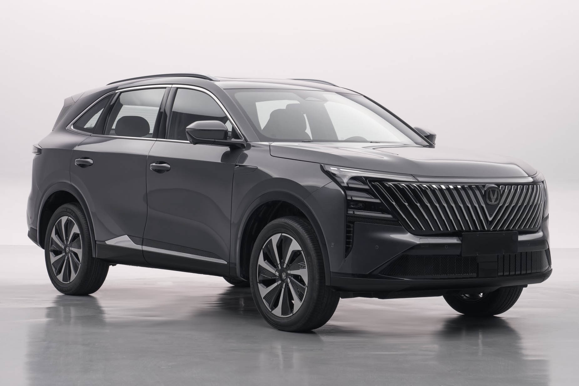 新款長安CS75PLUS不甘落伍:新增混動版,提供全時四驅