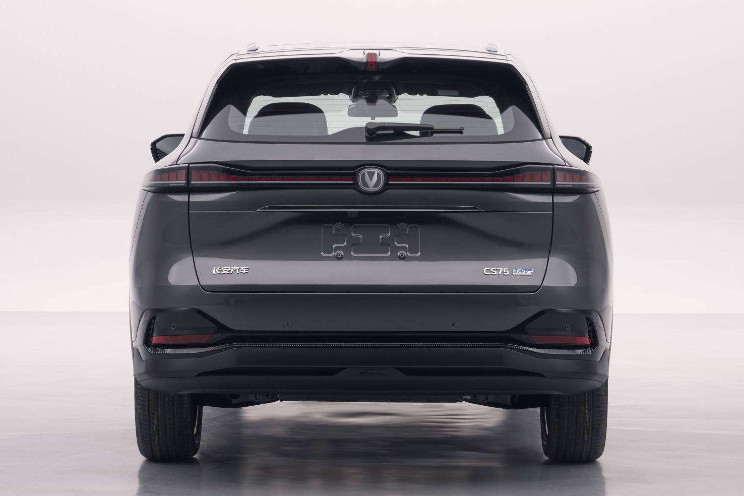 新款長安CS75PLUS不甘落伍:新增混動版,提供全時四驅