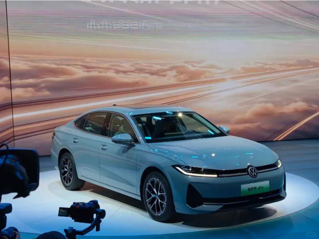 鴻蒙智行暴漲進入前十!11月廠商銷量榜單公布