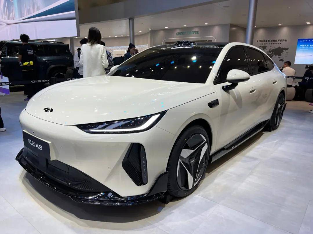 鴻蒙智行暴漲進入前十!11月廠商銷量榜單公布