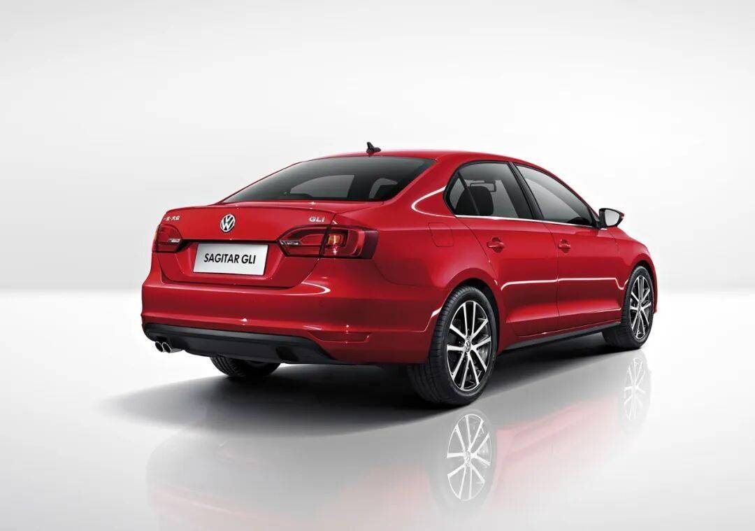 這才是披著羊皮的狼,2013款一汽大眾速騰GLI跑賽道是什么感覺?