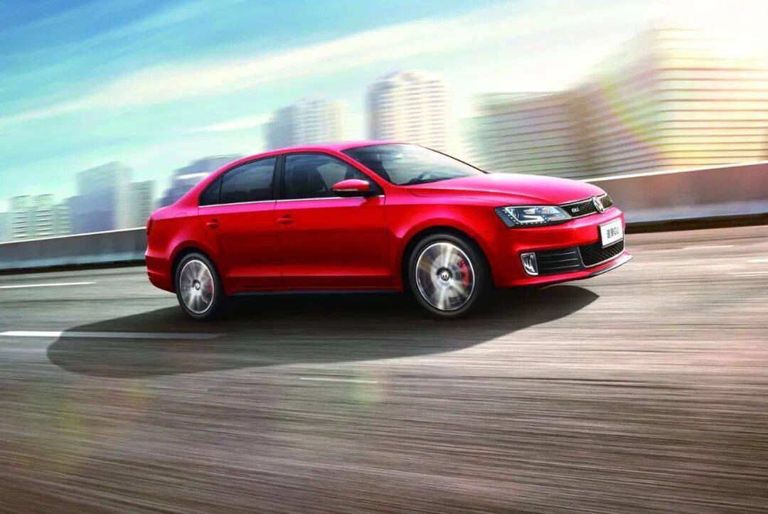 這才是披著羊皮的狼,2013款一汽大眾速騰GLI跑賽道是什么感覺?