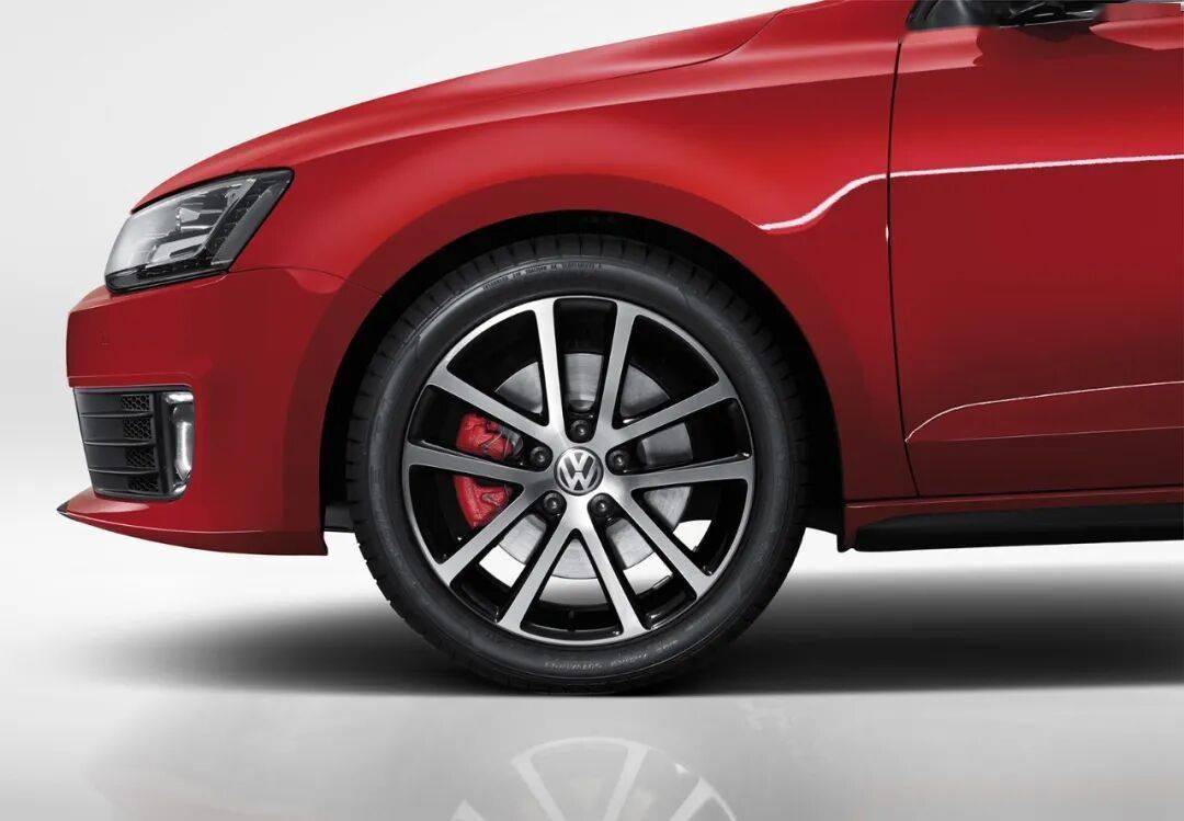 這才是披著羊皮的狼,2013款一汽大眾速騰GLI跑賽道是什么感覺?